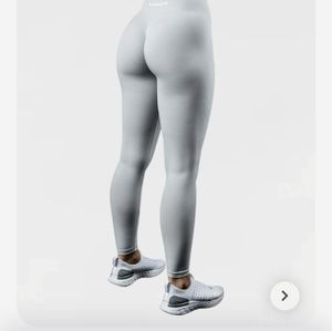 Alphalete amplify seamless scrunch leggings
